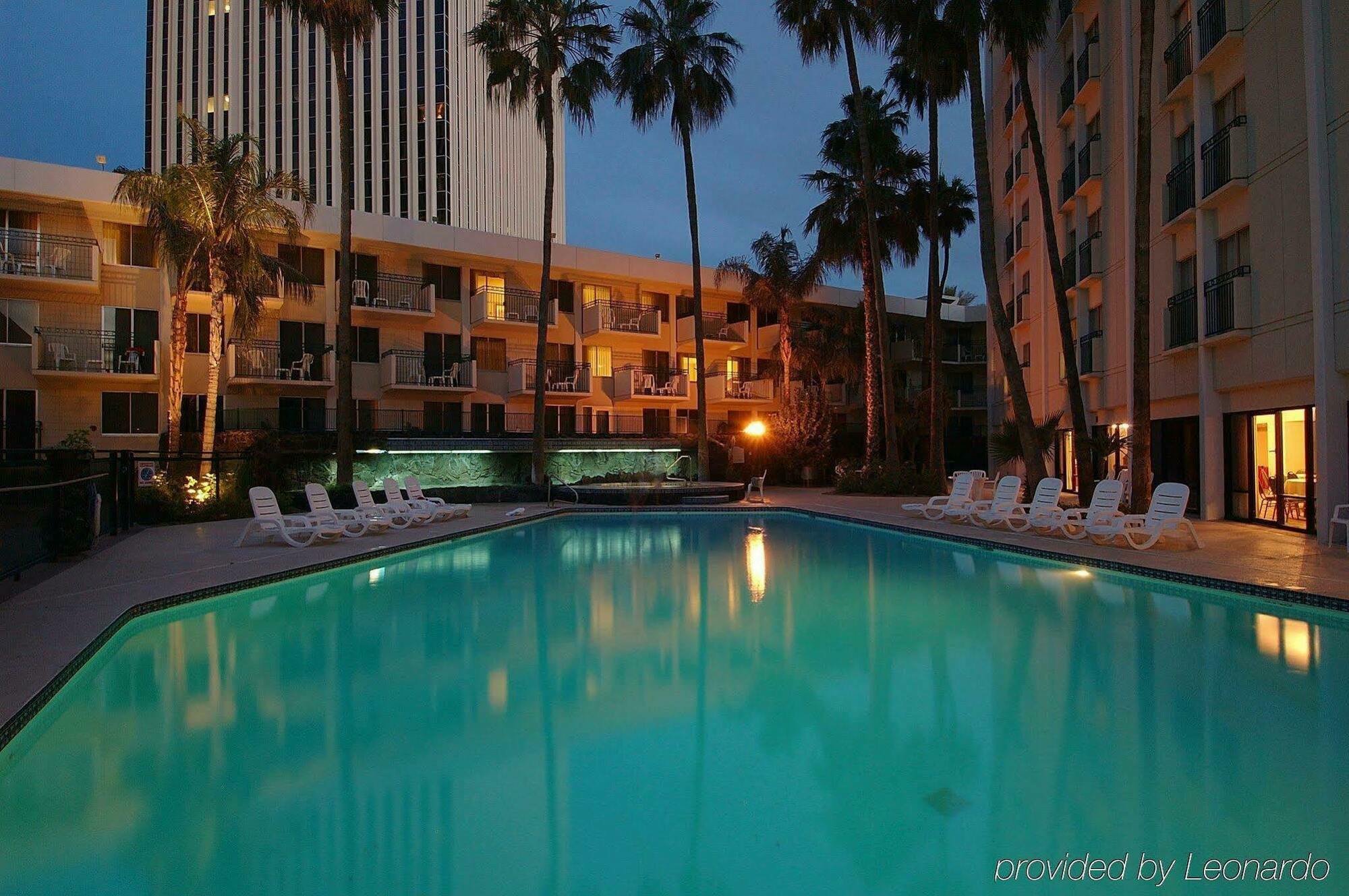 Hilton Garden Inn Phoenix Midtown Экстерьер фото